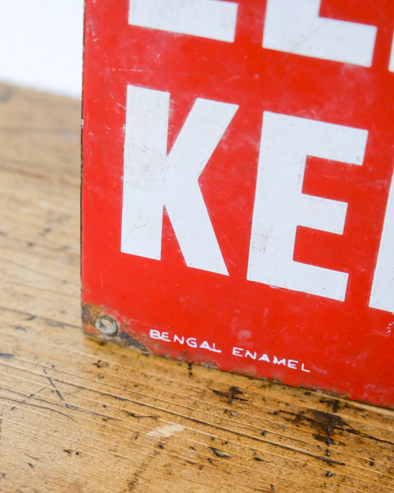 Insegna smaltata Esso “Elephant Kerosene”