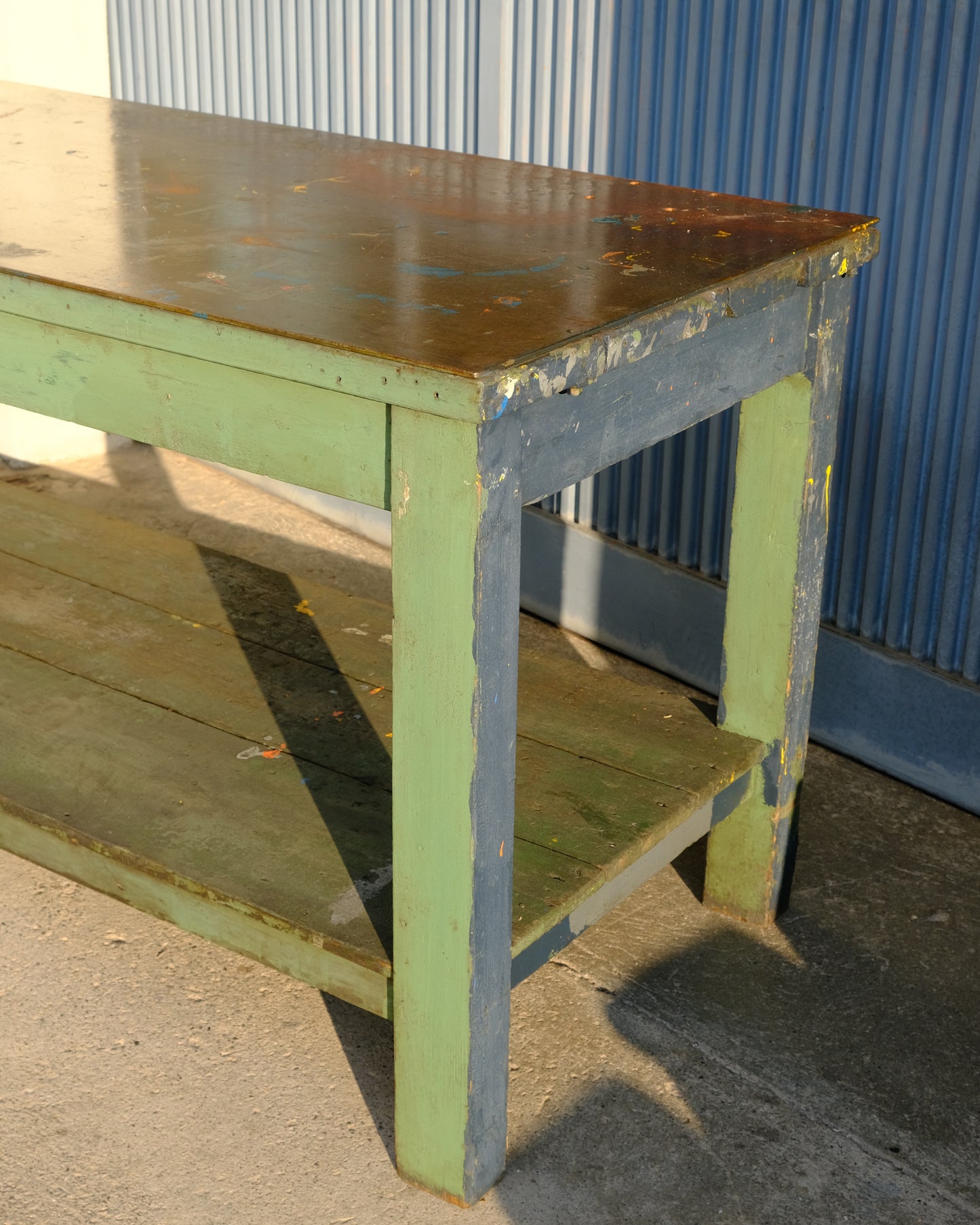 Tavolo industriale autentico anni ’50 – ferro e legno verniciato verde/blu