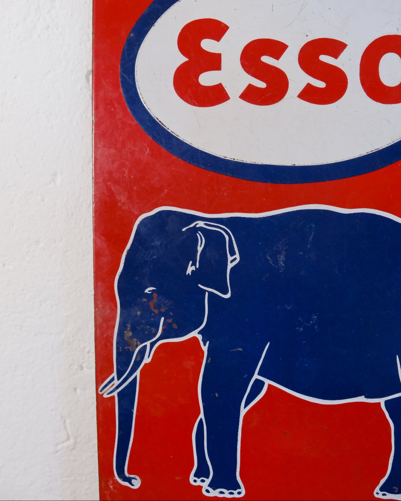 Insegna smaltata Esso “Elephant Kerosene”