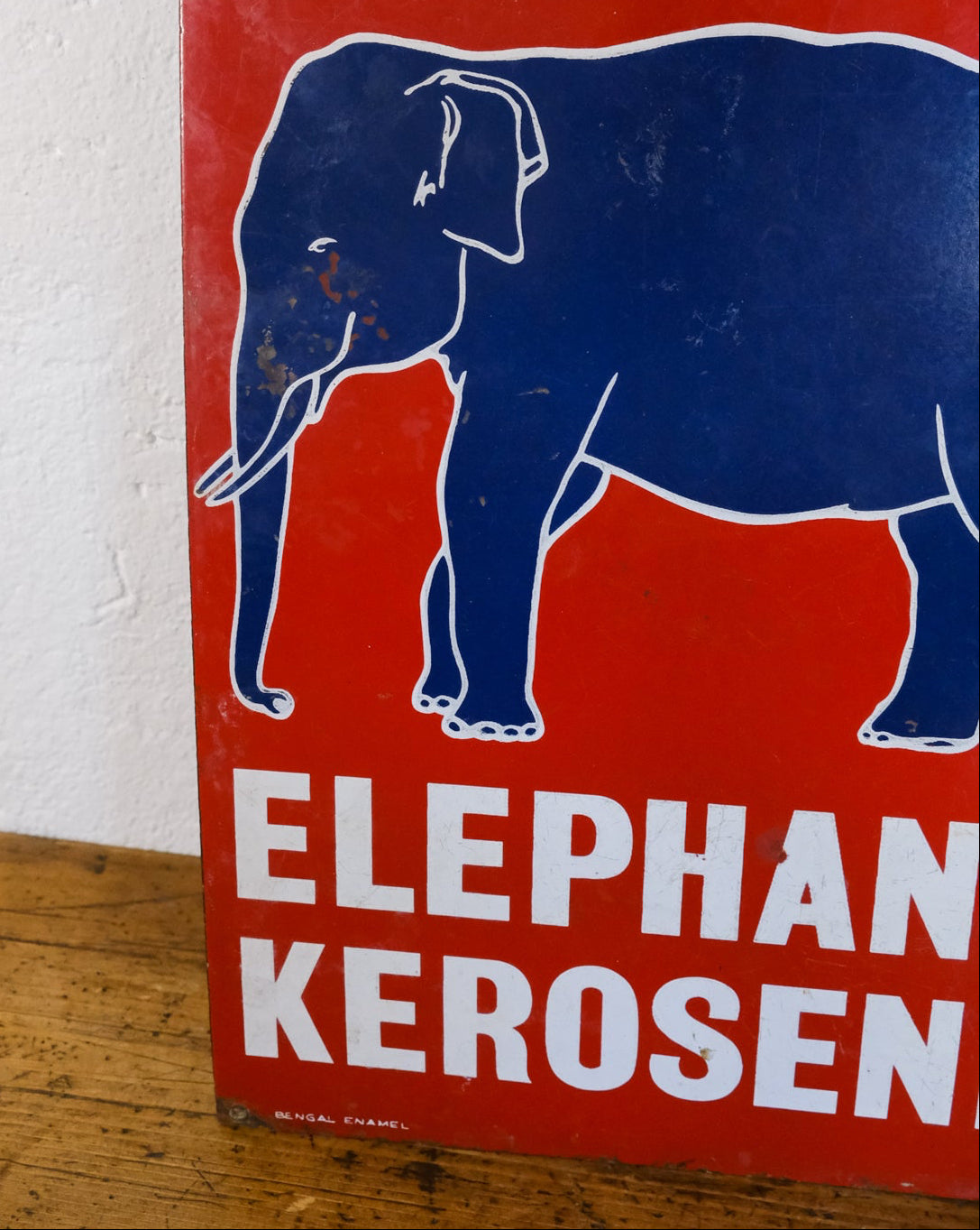 Insegna smaltata Esso “Elephant Kerosene”