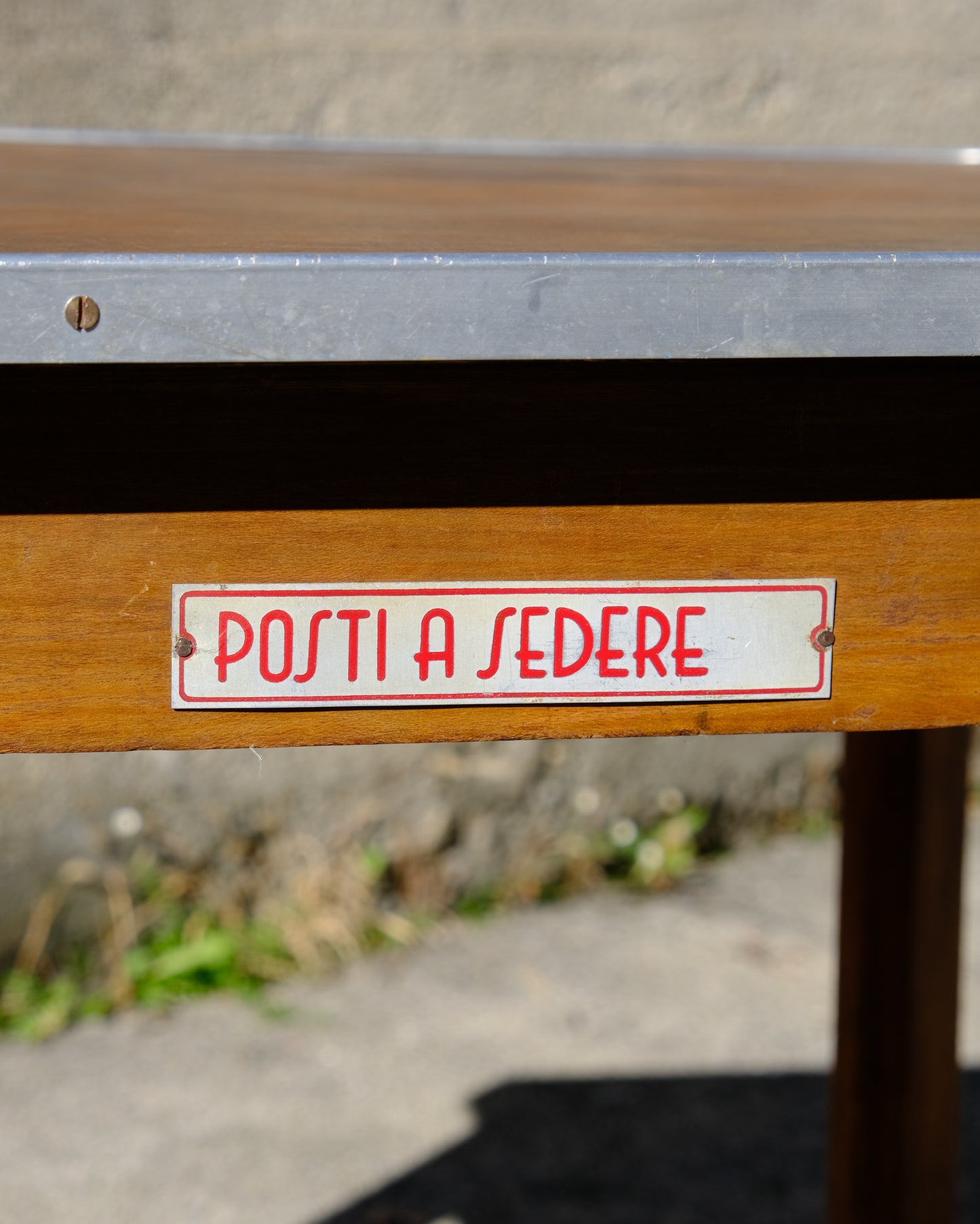 Tavolo da bar ferroviario vintage