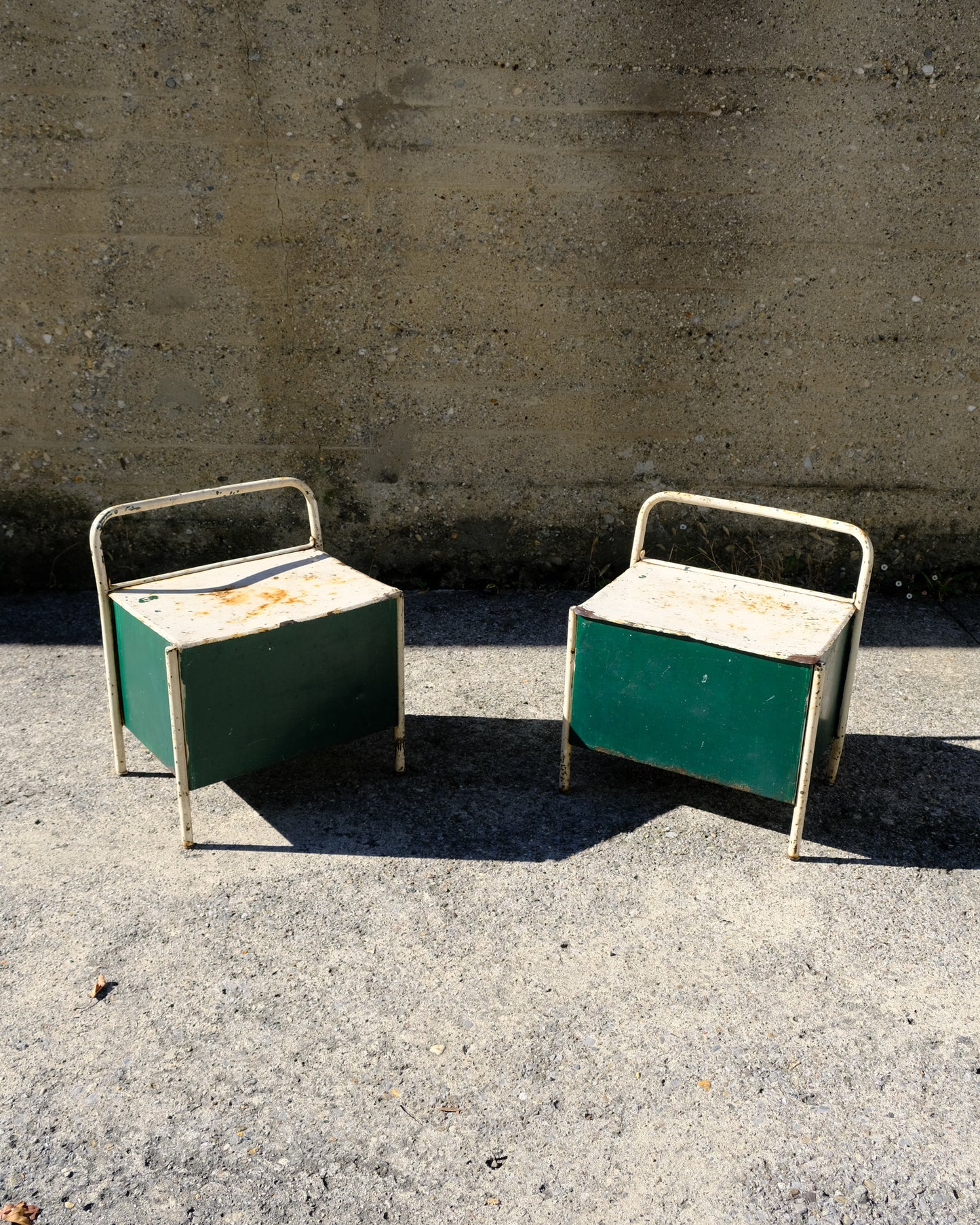 Comodino vintage stile industriale