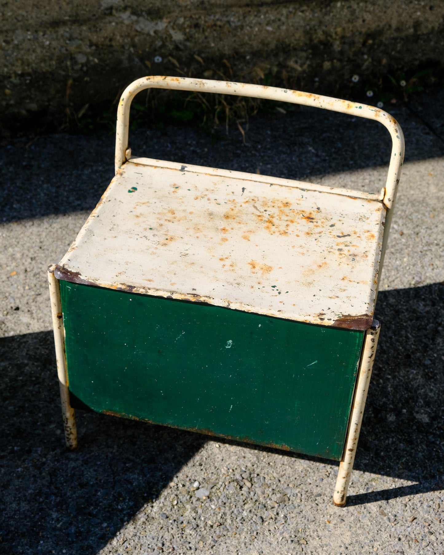 Comodino vintage stile industriale