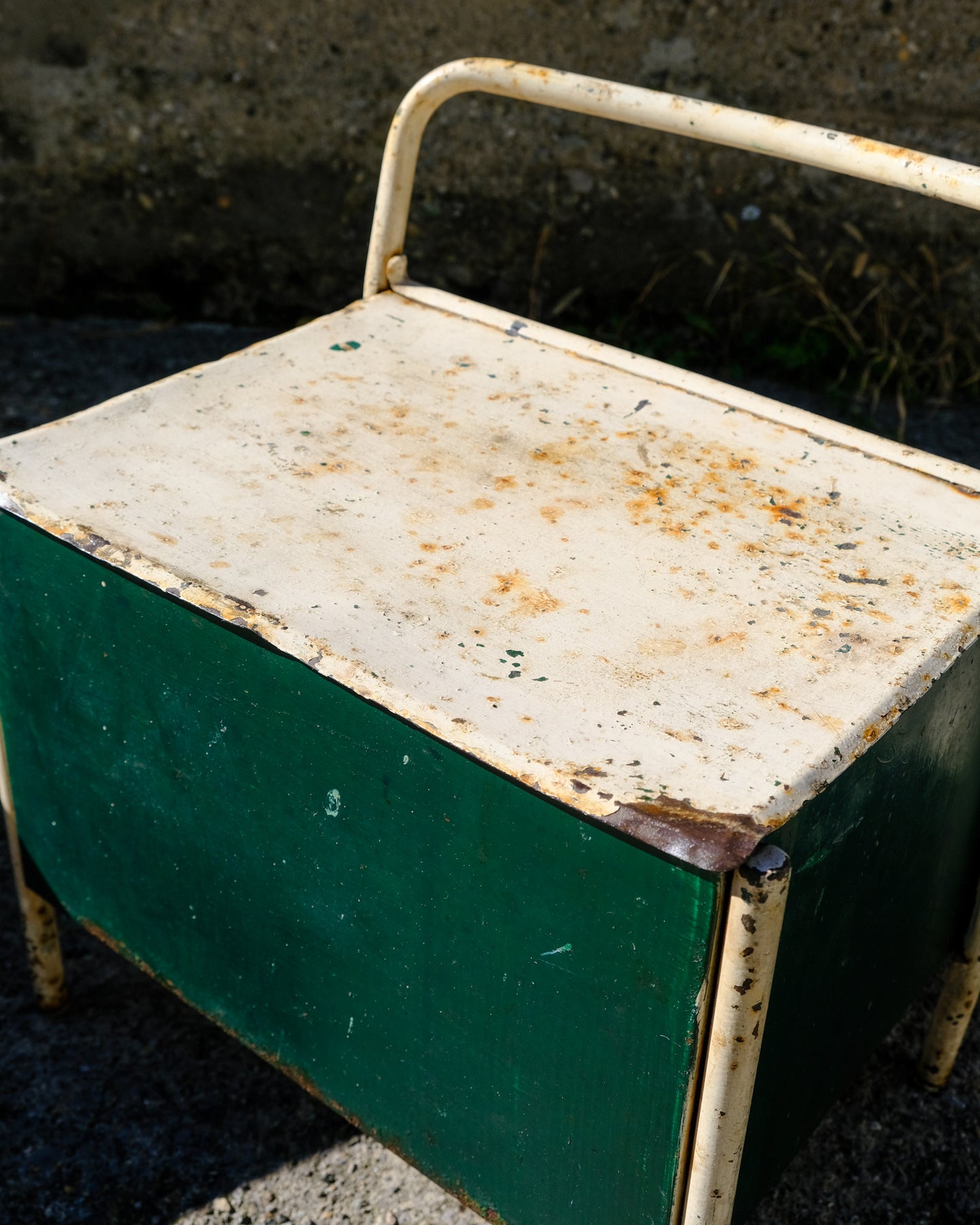 Comodino vintage stile industriale
