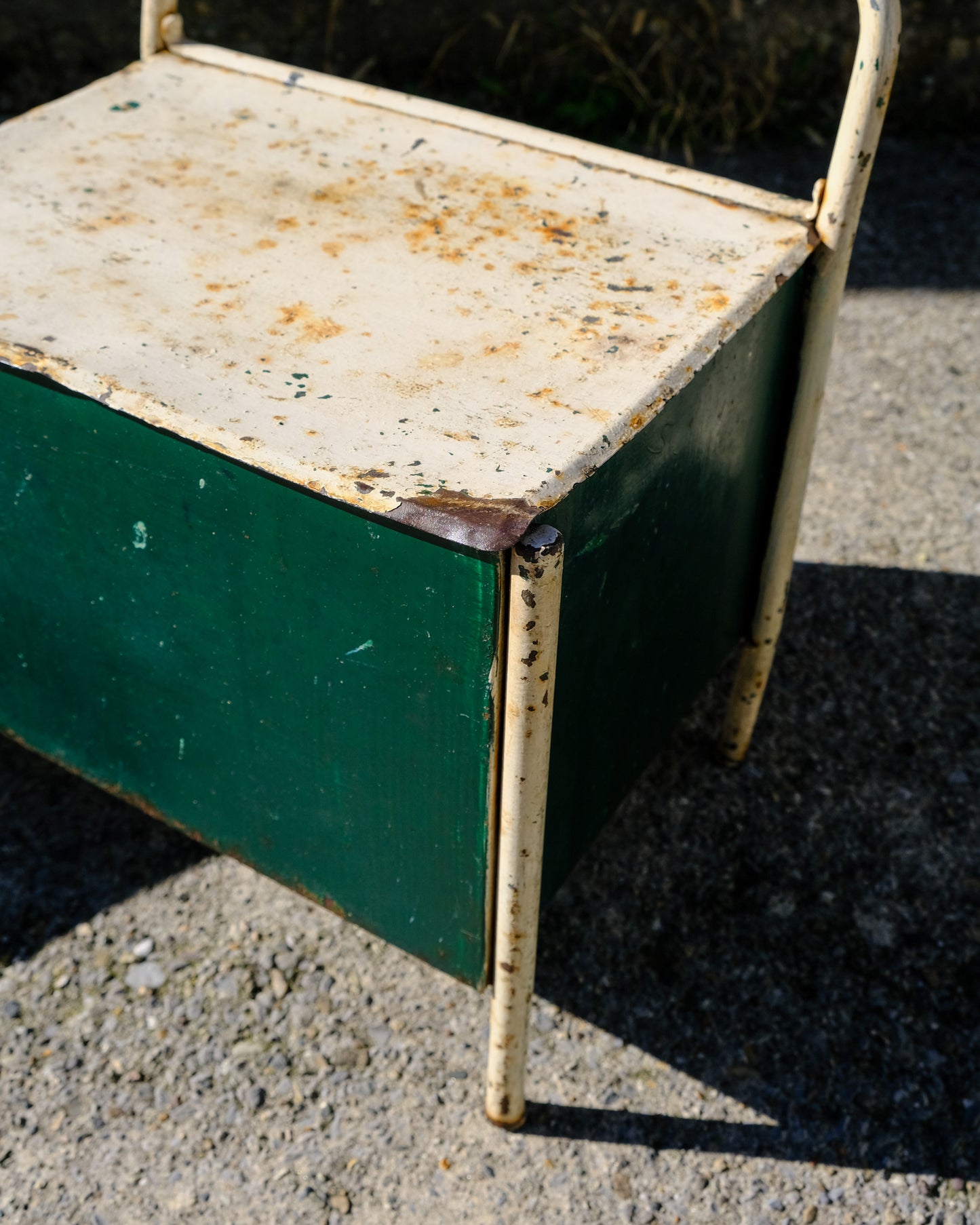 Comodino vintage stile industriale